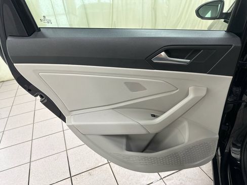 Used 2024 Volkswagen Jetta SE image 33