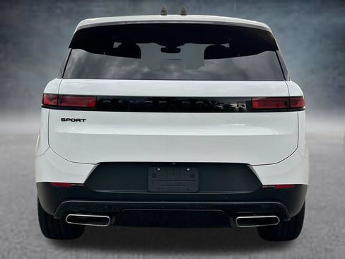 Used 2025 Land Rover Range Rover Sport SE AWD/4WD image 4