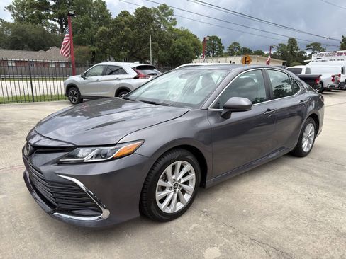 Used 2024 Toyota Camry LE FWD image 13
