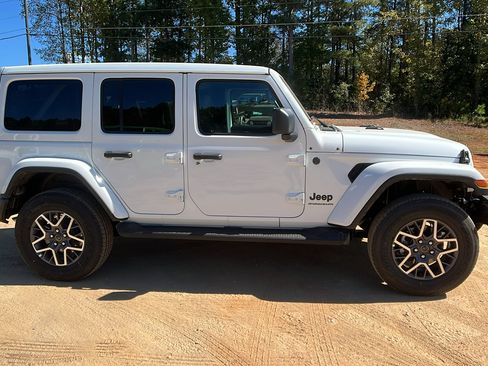 New 2026 Jeep Wrangler Sahara image 7