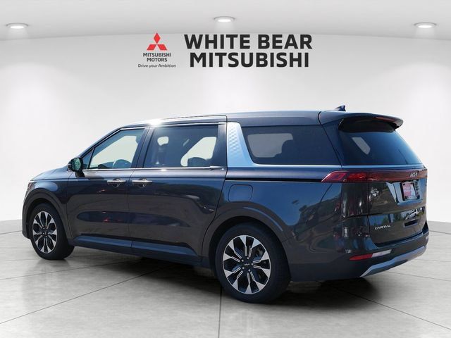 Used 2024 Kia Carnival EX FWD image 4