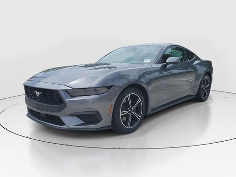 Used 2025 Ford Mustang Premium RWD image 6