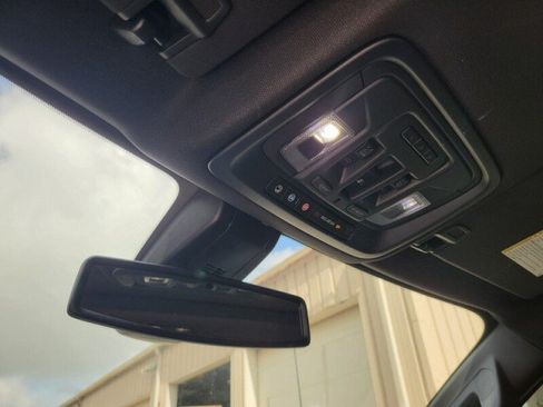 Used 2022 GMC Sierra 1500 AT4 w/ AT4 Premium Package AWD/4WD image 26