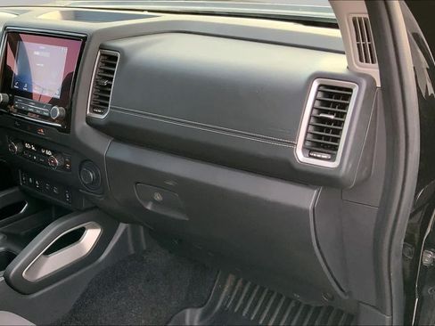 Used 2024 Nissan Frontier SV w/ SV Convenience Package RWD image 17