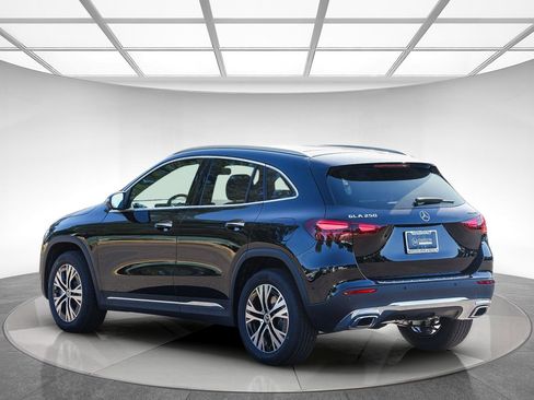 New 2026 Mercedes-Benz GLA 250 4MATIC image 2