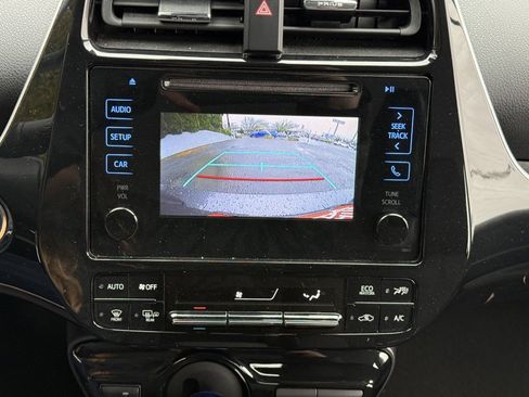 Used 2019 Toyota Prius L Eco w/ Carpet Mat Package image 22