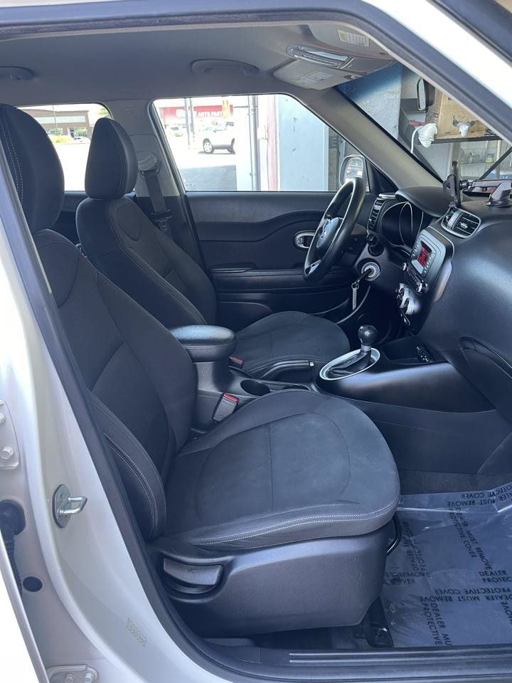 Used 2014 Kia Soul FWD image 11