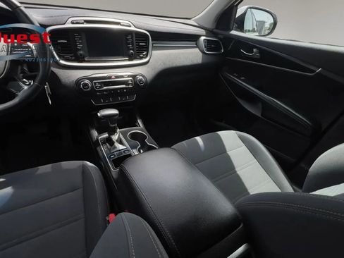 Used 2019 Kia Sorento FWD w/ LX Convenience Package image 25