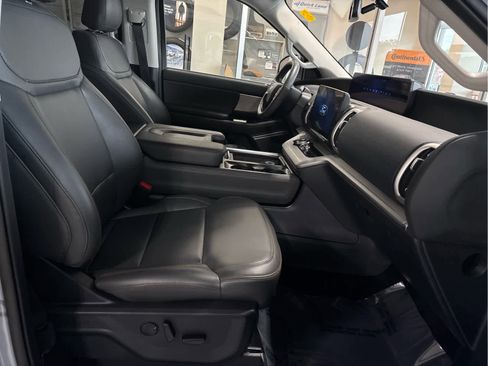 Used 2025 Ford Expedition Active RWD image 44
