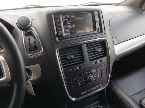 Used 2018 Dodge Grand Caravan GT image 10