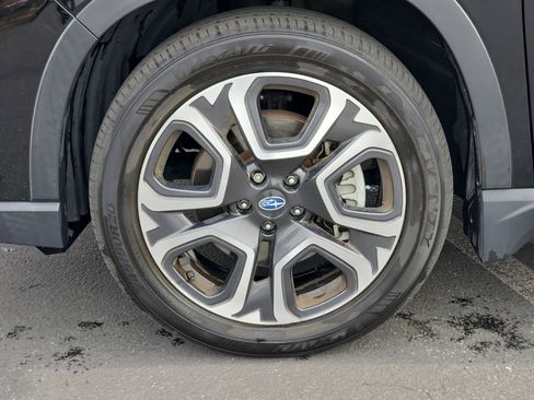 Used 2023 Subaru Ascent Touring image 10