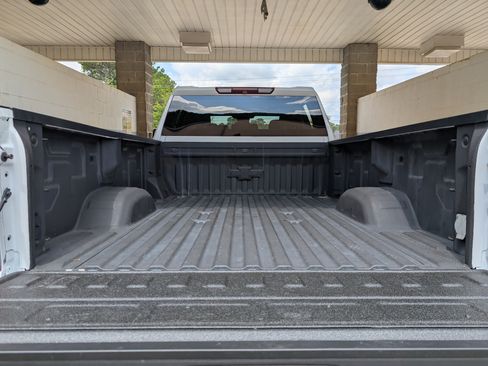 Used 2024 Chevrolet Silverado 2500 LT AWD/4WD image 18