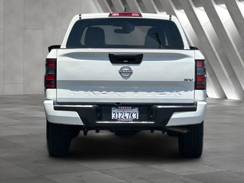 Used 2024 Nissan Frontier SV image 5