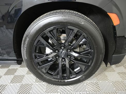 Used 2024 Chevrolet Tahoe High Country AWD/4WD image 11