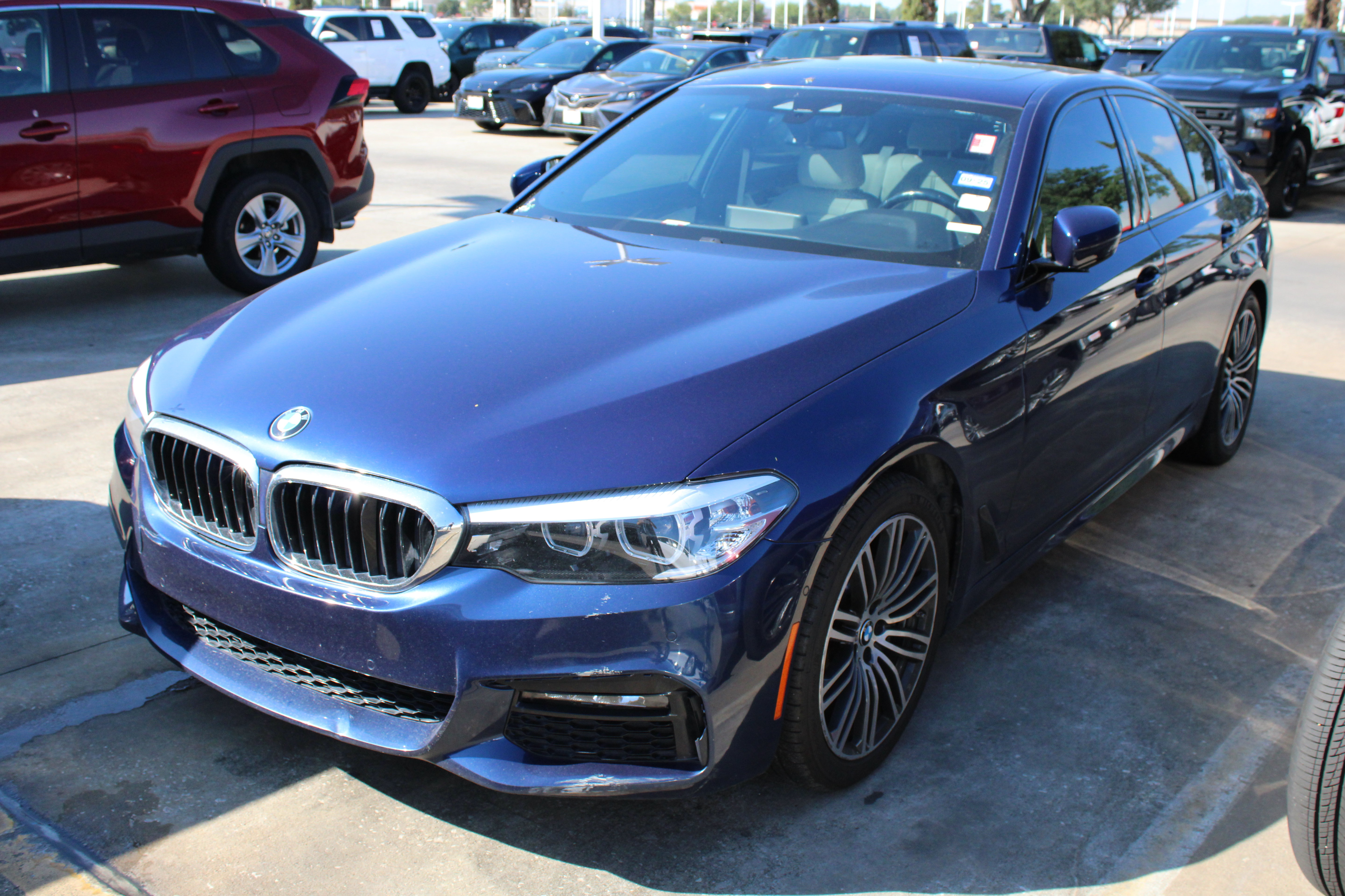 Used 2020 BMW 530i w/ M Sport Package RWD image 3