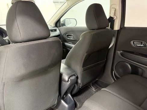 Used 2016 Honda HR-V LX image 24