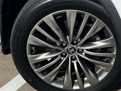 Used 2022 Toyota Highlander Platinum image 10