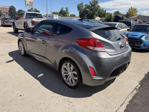 Used 2012 Hyundai Veloster w/ Style Pkg FWD image 3