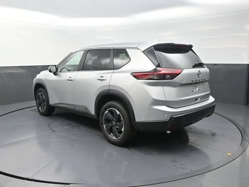 Used 2025 Nissan Rogue SV FWD image 6