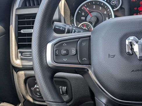 New 2026 RAM 1500 Express AWD/4WD image 18
