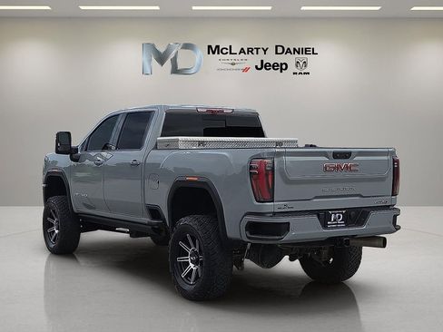 Used 2025 GMC Sierra 2500 AT4 w/ AT4 Premium Plus Package AWD/4WD image 4