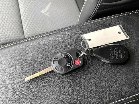 Used 2017 Ford Escape SE w/ Equipment Group 201A image 34