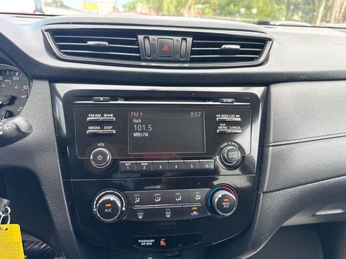 Used 2017 Nissan Rogue S w/ S Appearance Package AWD/4WD image 15