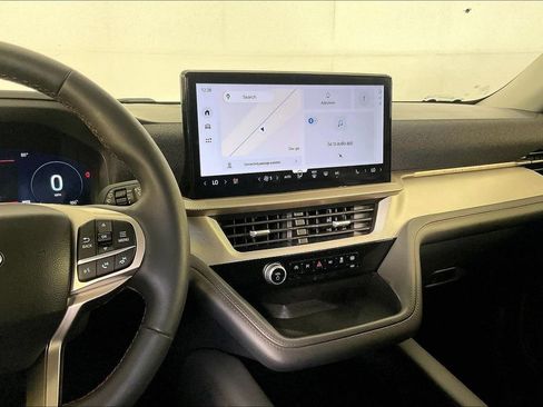 Used 2025 Ford Explorer Active w/ Active Comfort Package RWD image 9