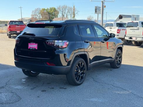 New 2026 Jeep Compass Latitude image 7