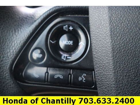 Used 2022 Toyota Prius LE image 11