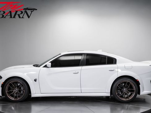 Used 2022 Dodge Charger SRT Hellcat w/ Harman/Kardon Audio Group RWD image 2