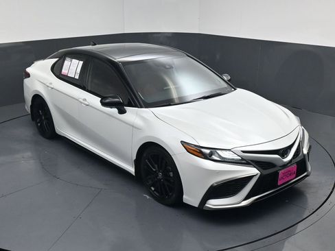 Used 2023 Toyota Camry XSE image 14