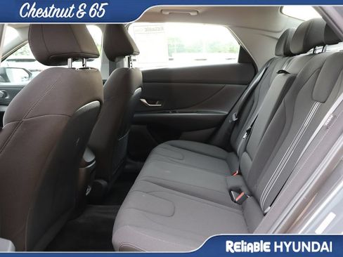 Certified 2024 Hyundai Elantra SEL w/ Convenience Package FWD image 18