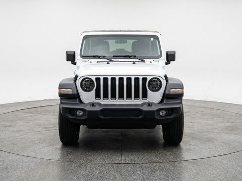 Used 2025 Jeep Wrangler Sport S image 2