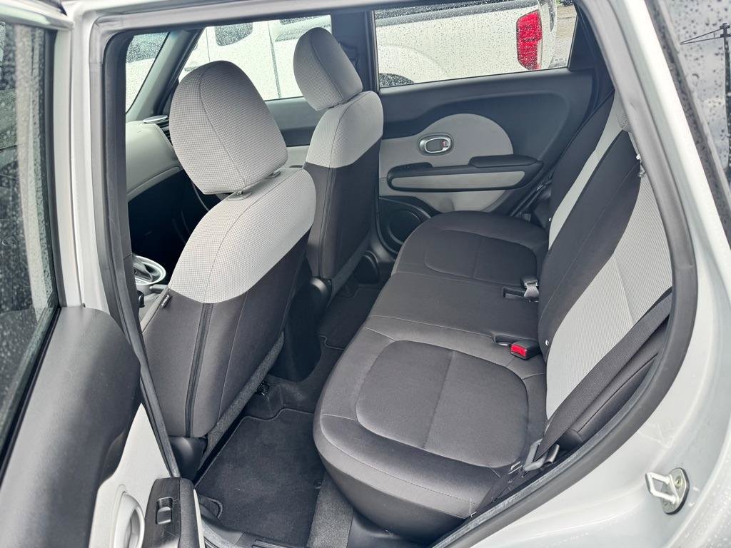 Used 2015 Kia Soul FWD image 10