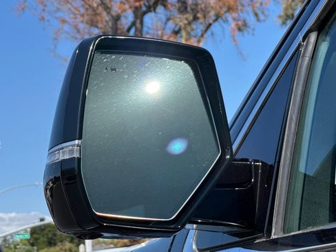 Used 2019 Cadillac Escalade ESV Platinum image 56