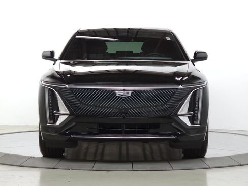 Certified 2024 Cadillac Lyriq Luxury AWD/4WD image 11