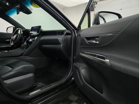 Used 2021 Toyota Venza XLE image 29