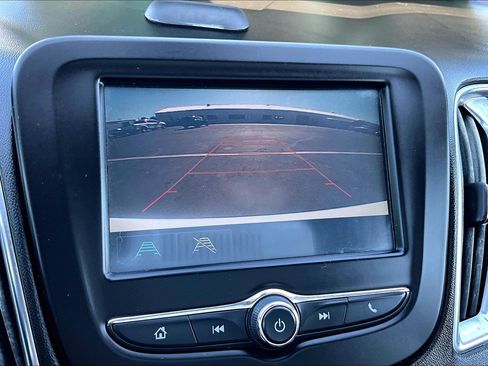 Used 2018 Chevrolet Malibu LT FWD image 21