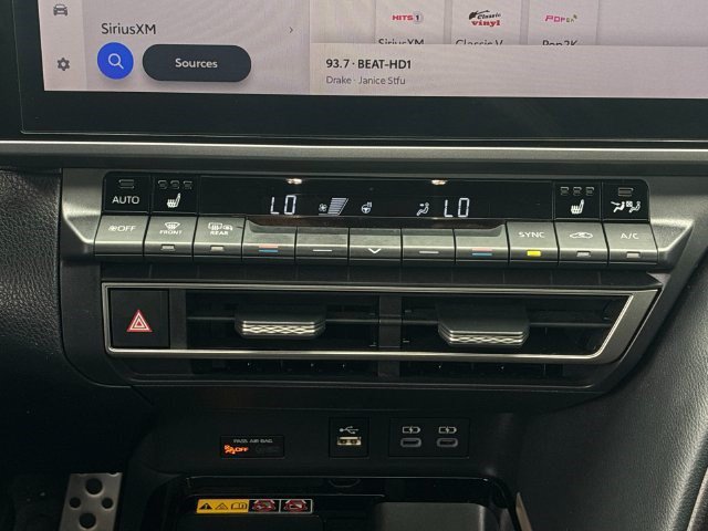 Used 2025 Toyota Camry XSE FWD image 19