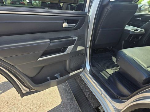 Used 2025 Toyota Sequoia Platinum AWD/4WD image 17