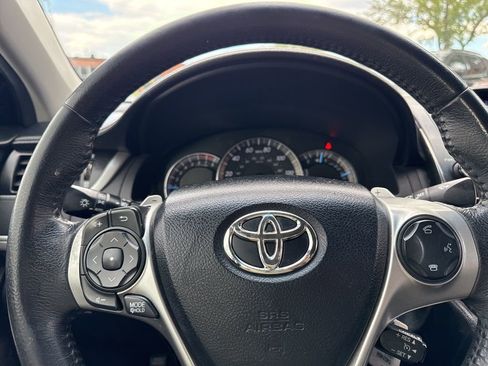 Used 2012 Toyota Camry SE FWD image 11