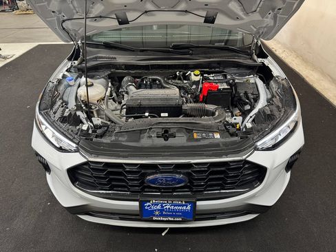 Used 2025 Ford Escape ST-Line FWD image 11
