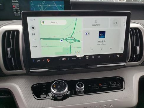 New 2025 Ford Expedition Active image 27