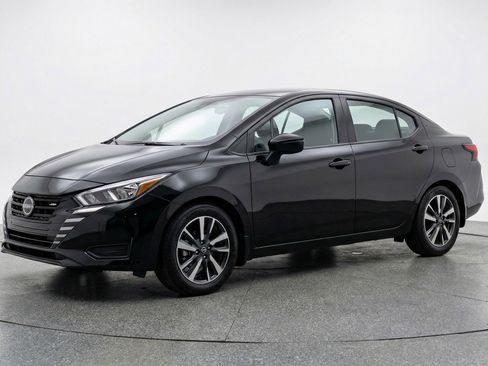 Used 2025 Nissan Versa SV FWD image 3