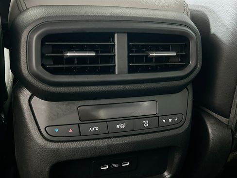 Used 2025 Honda Pilot EX-L image 26
