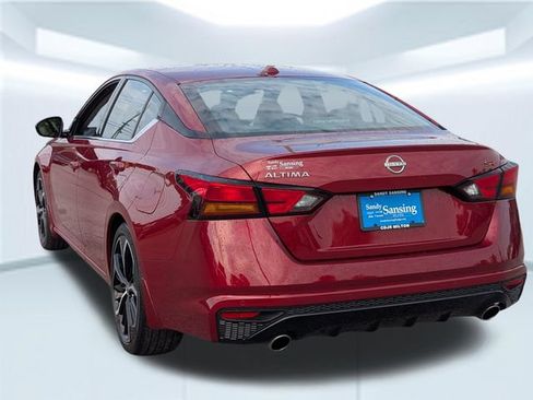 Used 2024 Nissan Altima 2.5 SR FWD image 3