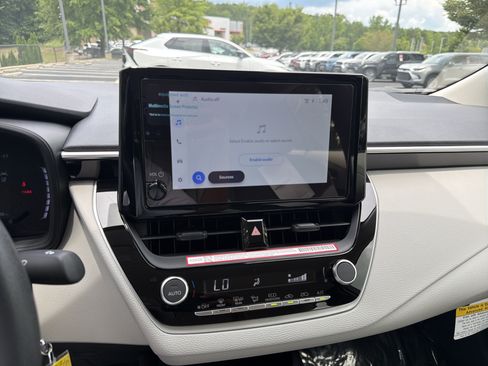 Used 2026 Toyota Corolla LE FWD image 27