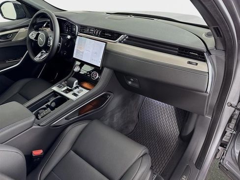 Used 2026 Jaguar F-PACE R-Dynamic S image 31