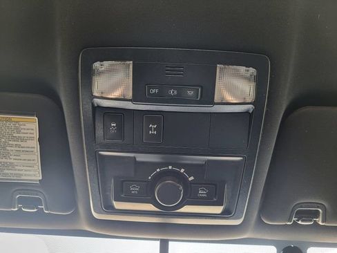 Used 2017 Toyota Tacoma TRD Off-Road w/ Tow Package (A/T) AWD/4WD image 46